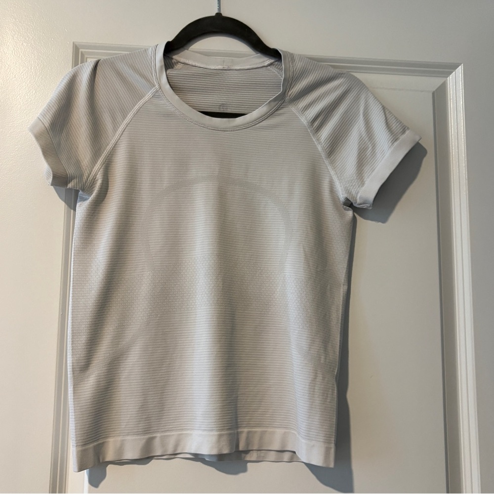 Lululemon Swiftly Tech Short-Sleeve Shirt 2.0
Hip Length - Picture 3 of 5